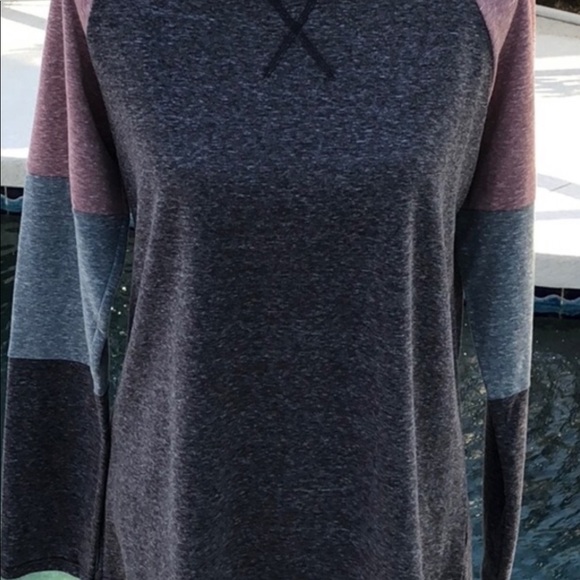 Beautiful basic long sleeve top - Picture 3 of 4